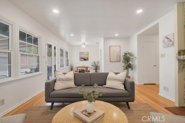 725 Tufts Avenue, Burbank, CA 91504