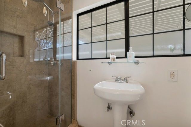 725 Tufts Avenue, Burbank, CA 91504