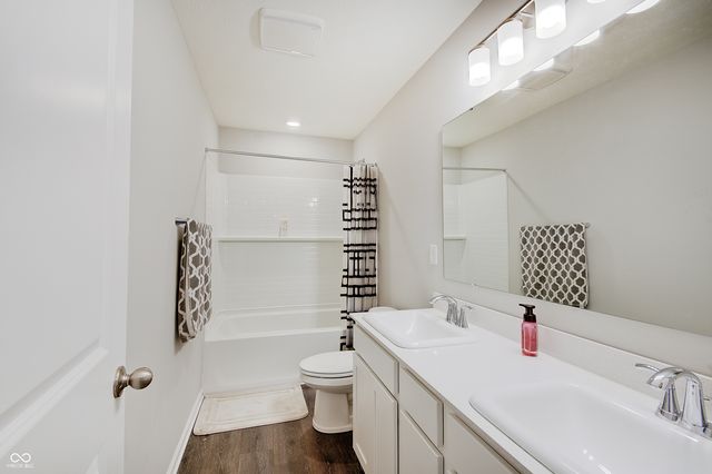 5782 Handbell Lane, Greenwood, IN 46143