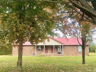 31 Gracy Rd, Fayetteville, TN 37334