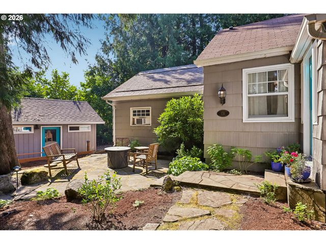 731 Sw MAPLECREST Dr, Portland, OR 97219