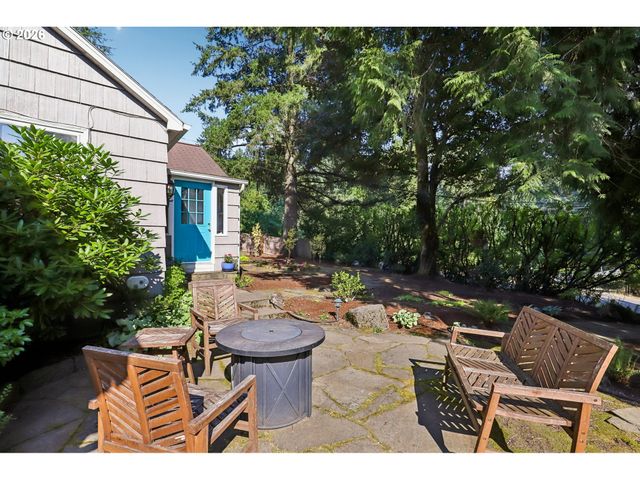 731 Sw MAPLECREST Dr, Portland, OR 97219