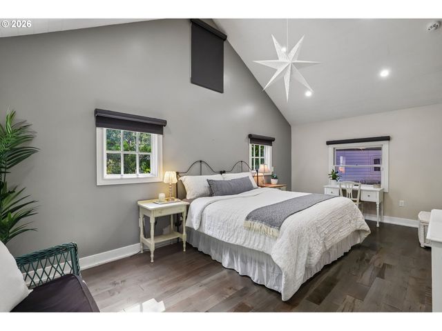 731 Sw MAPLECREST Dr, Portland, OR 97219
