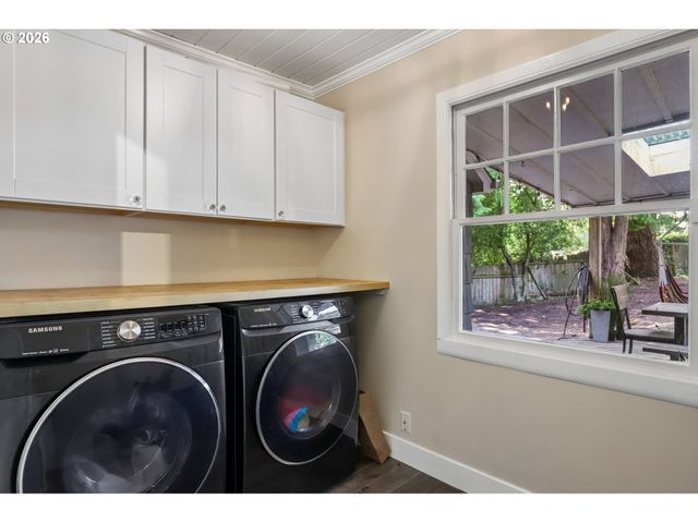731 Sw MAPLECREST Dr, Portland, OR 97219
