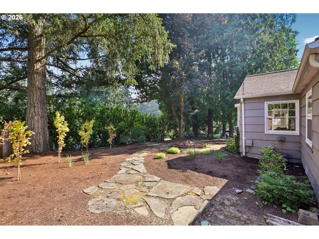 731 Sw MAPLECREST Dr, Portland, OR 97219