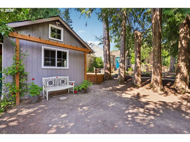 731 Sw MAPLECREST Dr, Portland, OR 97219