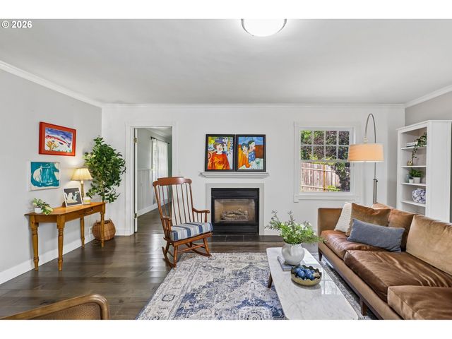 731 Sw MAPLECREST Dr, Portland, OR 97219