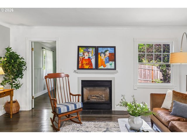 731 Sw MAPLECREST Dr, Portland, OR 97219