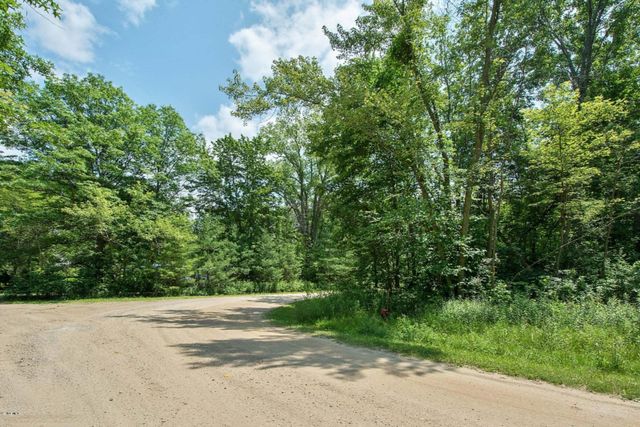 9132 National Parkway, Chikaming Twp, MI 49129
