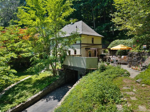 220 Mill River Road, Chappaqua, NY 10514