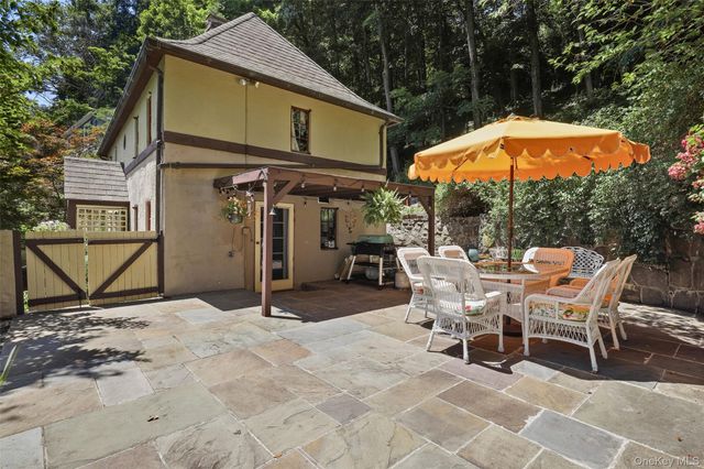 220 Mill River Road, Chappaqua, NY 10514