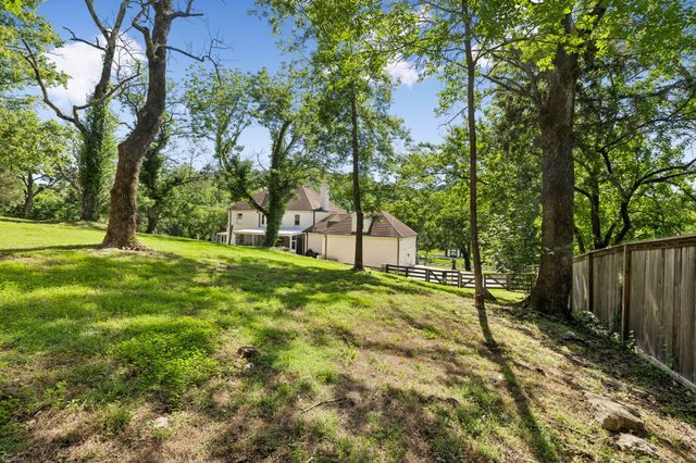 310 Deerwood Ln, Brentwood, TN 37027