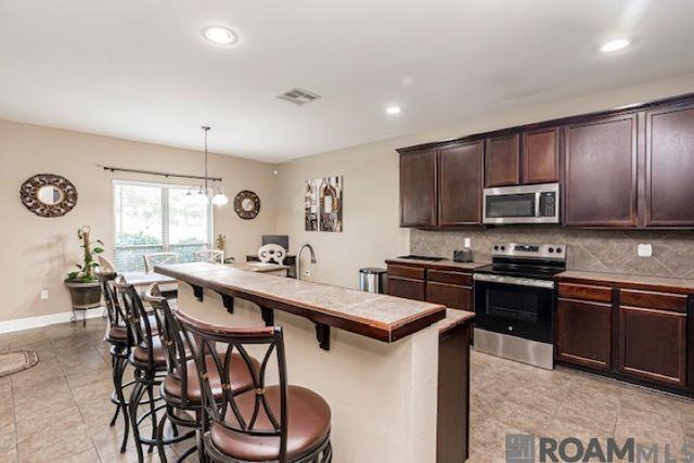 4843 Knight Dr, Zachary, LA 70791