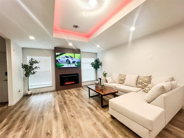 11507 Willwood Drive, Houston, TX 77072