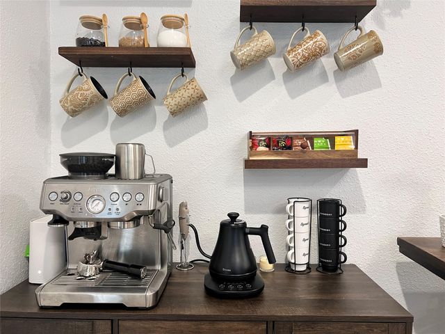 11507 Willwood Drive, Houston, TX 77072