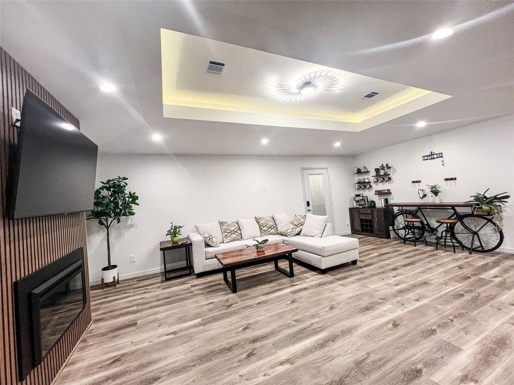 11507 Willwood Drive, Houston, TX 77072