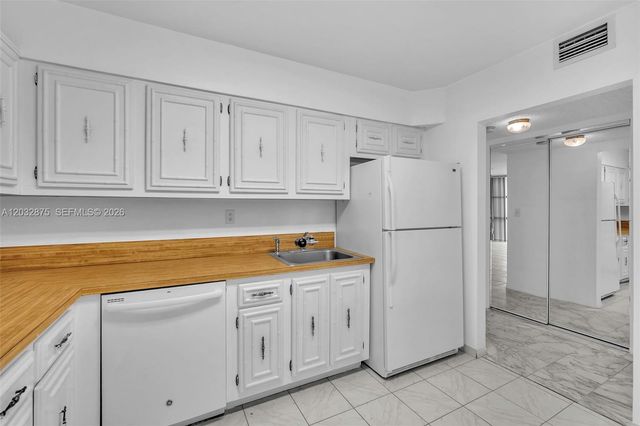 1000 Parkview Dr 229, Hallandale Beach, FL 33009