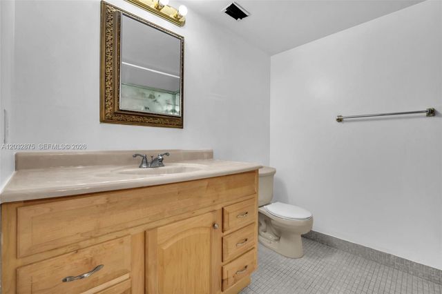 1000 Parkview Dr 229, Hallandale Beach, FL 33009