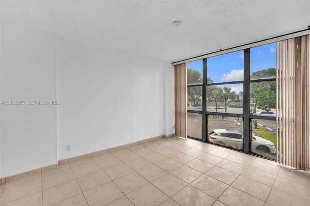 1000 Parkview Dr 229, Hallandale Beach, FL 33009
