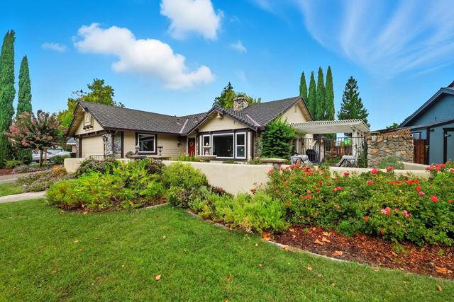 6636 Paseo Del Sol Way, Elk Grove, CA 95758