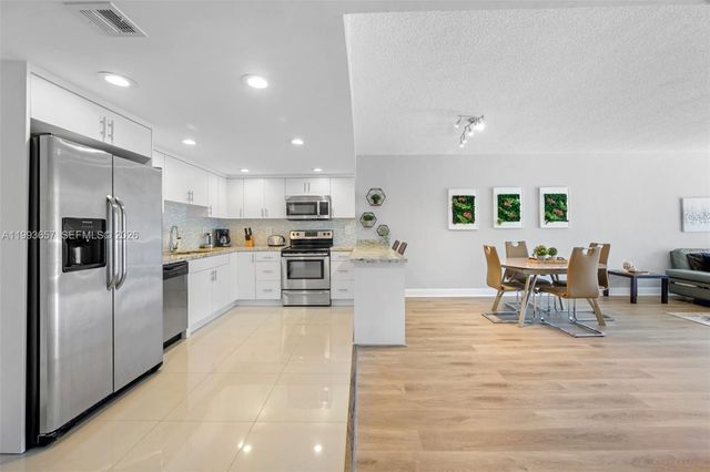 19370 Collins Avenue 225, Sunny Isles Beach, FL 33160