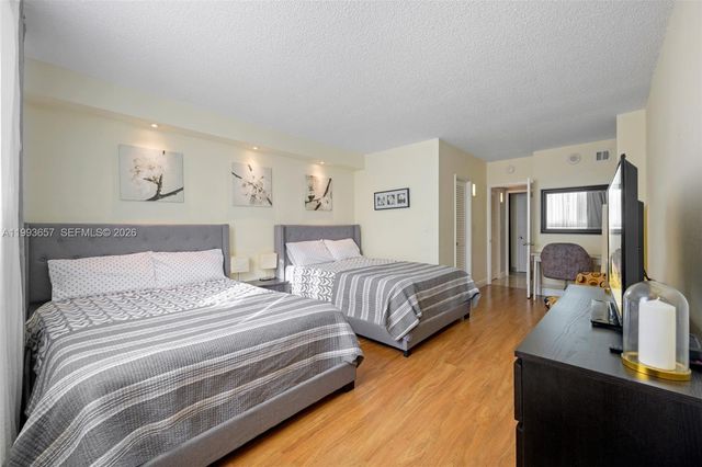 19370 Collins Avenue 225, Sunny Isles Beach, FL 33160