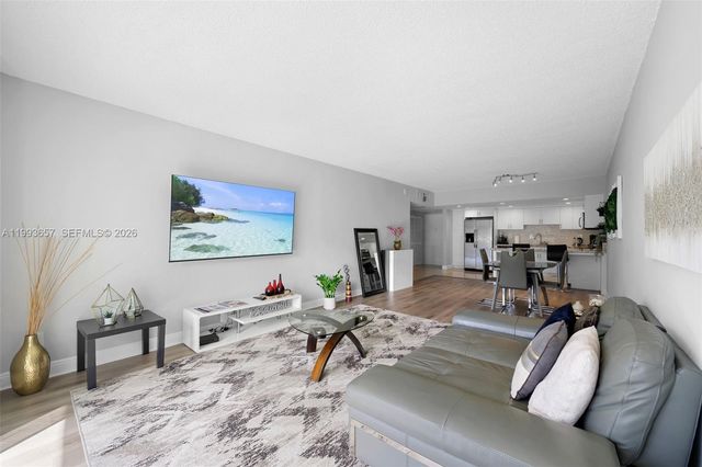19370 Collins Avenue 225, Sunny Isles Beach, FL 33160