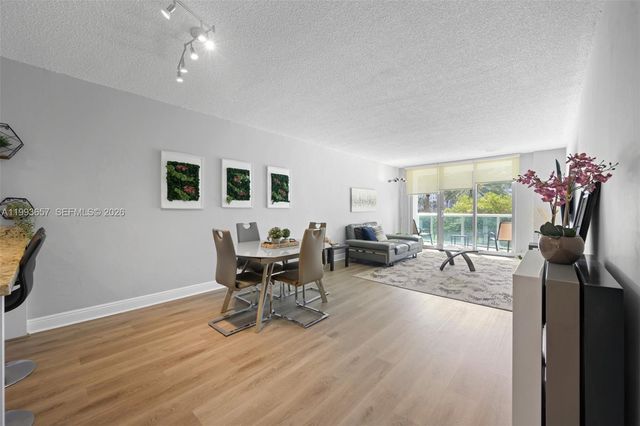 19370 Collins Avenue 225, Sunny Isles Beach, FL 33160