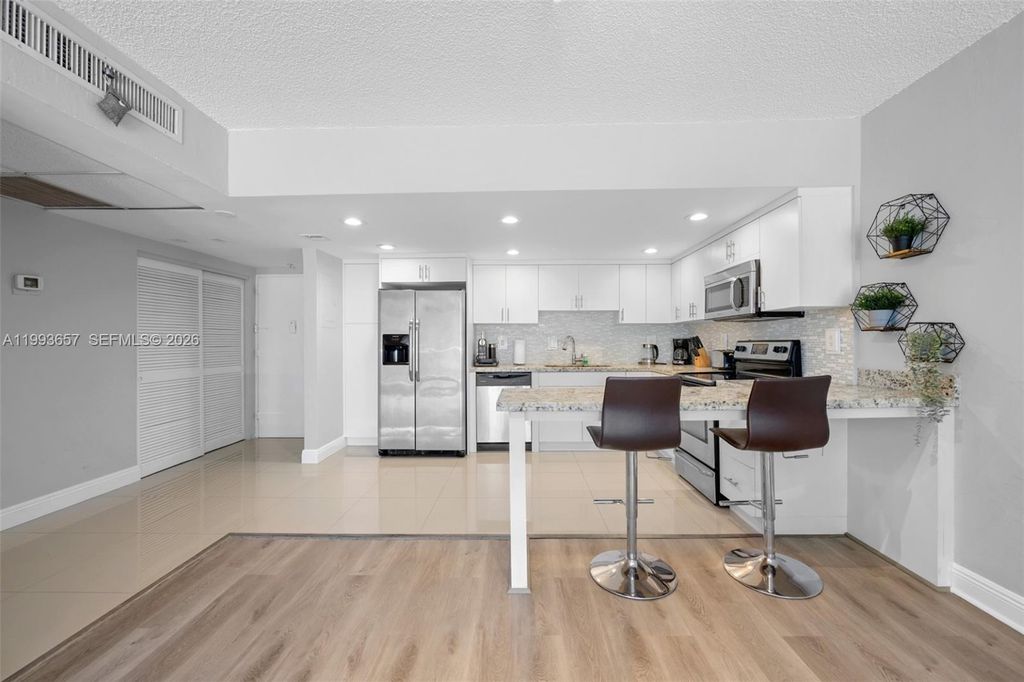 19370 Collins Avenue 225, Sunny Isles Beach, FL 33160