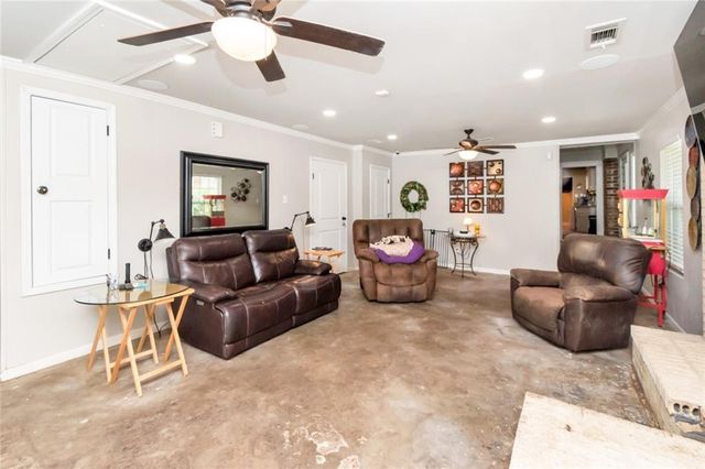 365 Mcdonald Avenue, Mobile, AL 36604