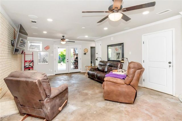 365 Mcdonald Avenue, Mobile, AL 36604