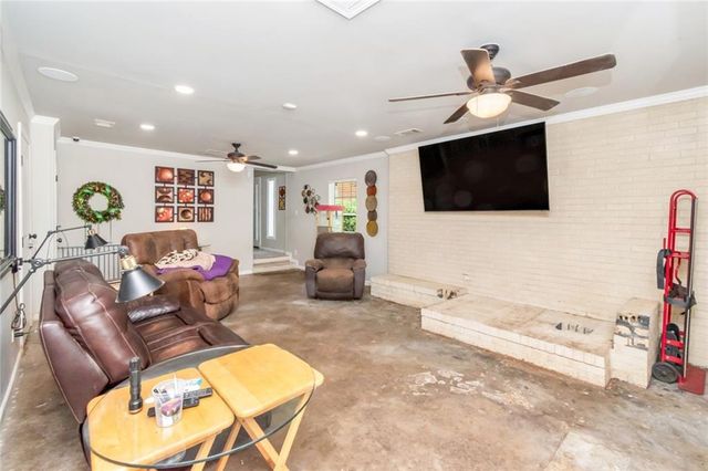 365 Mcdonald Avenue, Mobile, AL 36604