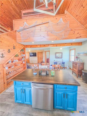 376 Haddock Drive, Palacios, TX 77465