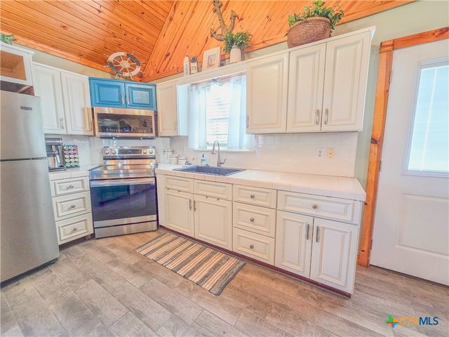 376 Haddock Drive, Palacios, TX 77465