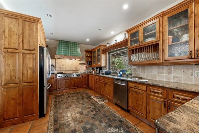 9075 Mesa Vista Street, Apple Valley, CA 92308