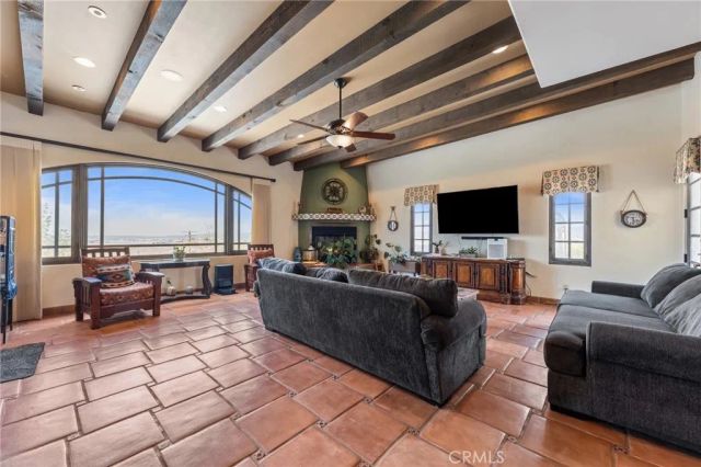 9075 Mesa Vista Street, Apple Valley, CA 92308