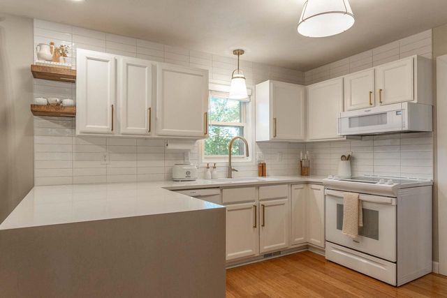 156 Hickory Court, Oregon, WI 53575