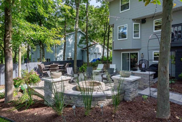 156 Hickory Court, Oregon, WI 53575