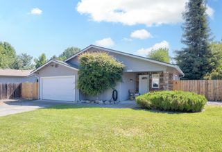539 James Street, Talent, OR 97540