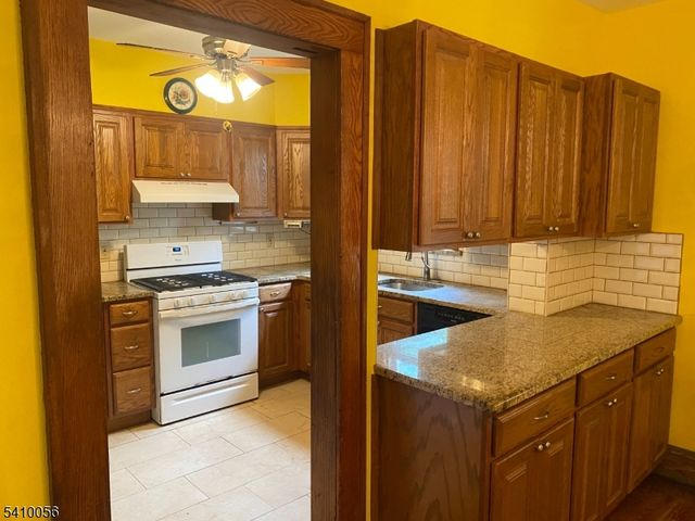 361 W 5Th Ave, Roselle Boro, NJ 07203