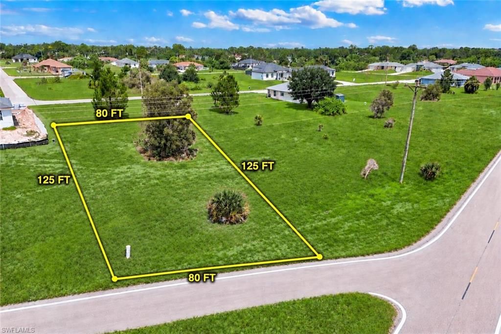 922 Columbus BLVD, LEHIGH ACRES, FL 33974 — exterior