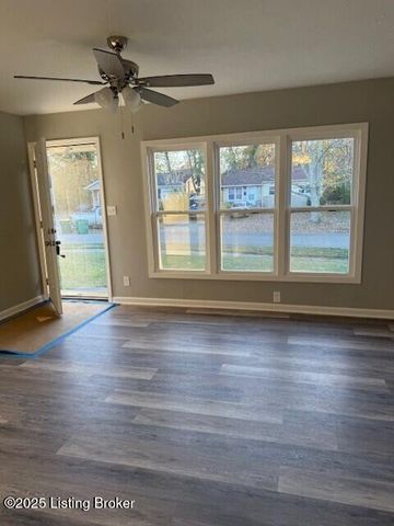 4209 Saint Francis Ln, Louisville, KY 40218