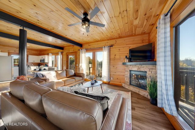 2081 Kerr Rd, Sevierville, TN 37876