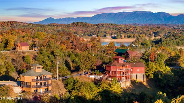 2081 Kerr Rd, Sevierville, TN 37876