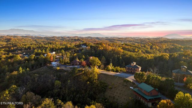 2081 Kerr Rd, Sevierville, TN 37876