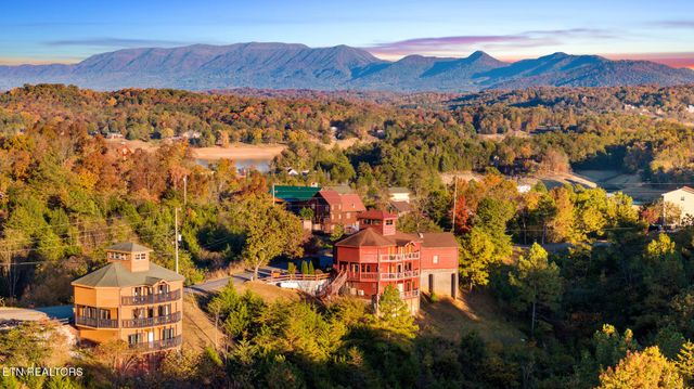2081 Kerr Rd, Sevierville, TN 37876