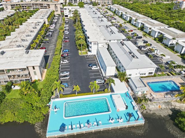 4001 S Ocean Boulevard 209, South Palm Beach, FL 33480