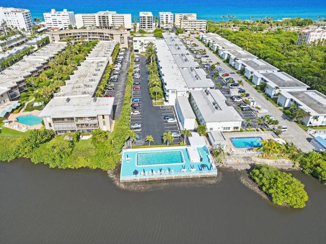 4001 S Ocean Boulevard 209, South Palm Beach, FL 33480