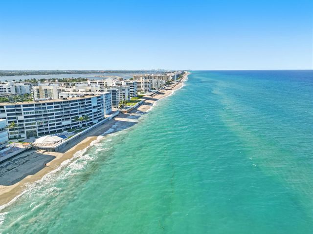 4001 S Ocean Boulevard 209, South Palm Beach, FL 33480