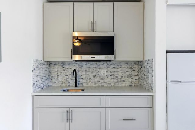 4001 S Ocean Boulevard 209, South Palm Beach, FL 33480